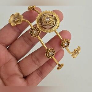 Elegant Gold Floral Women's arm cuff - never worn